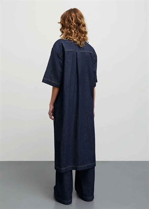 Violet cosy denim kjole Dark Indigo Mads Nørgaard 