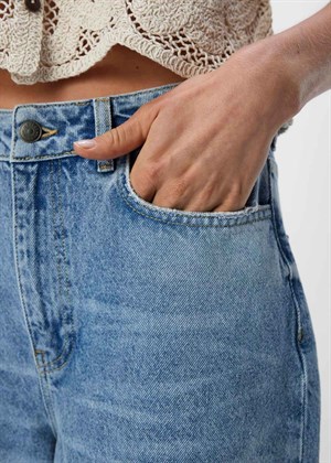 Nia Beate hw jeans Medium Blue Denim Object 