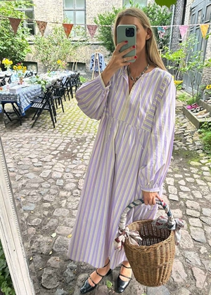 Vera kjole Lavender Stripes Sissel Edelbo 