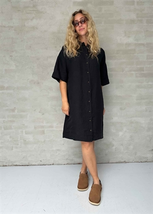 Linnie 2/4 linen skjorte kjole Black Selected Femme 